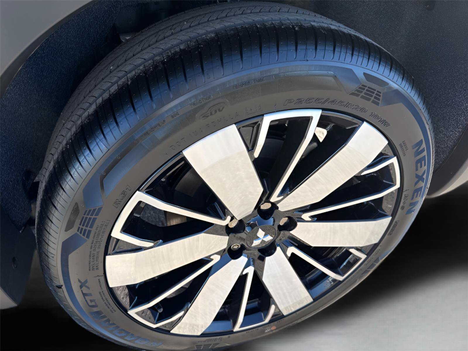 New 2026 Mitsubishi Outlander SE FWD image 12