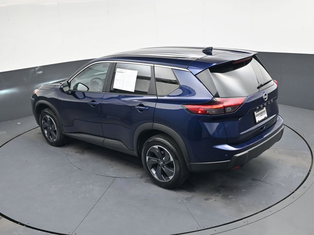 Used 2025 Nissan Rogue SV image 32