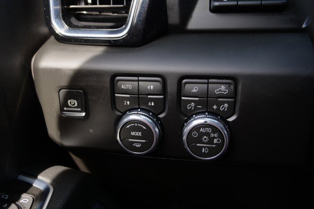 Used 2026 GMC Sierra 3500 Denali w/ Denali Reserve Package image 15