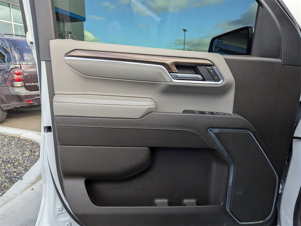 Used 2023 Chevrolet Silverado 1500 LT w/ Z71 Off-Road Package image 10