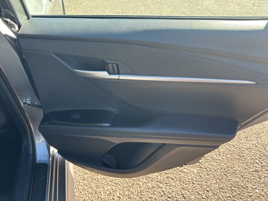 Used 2025 Toyota Camry SE image 19