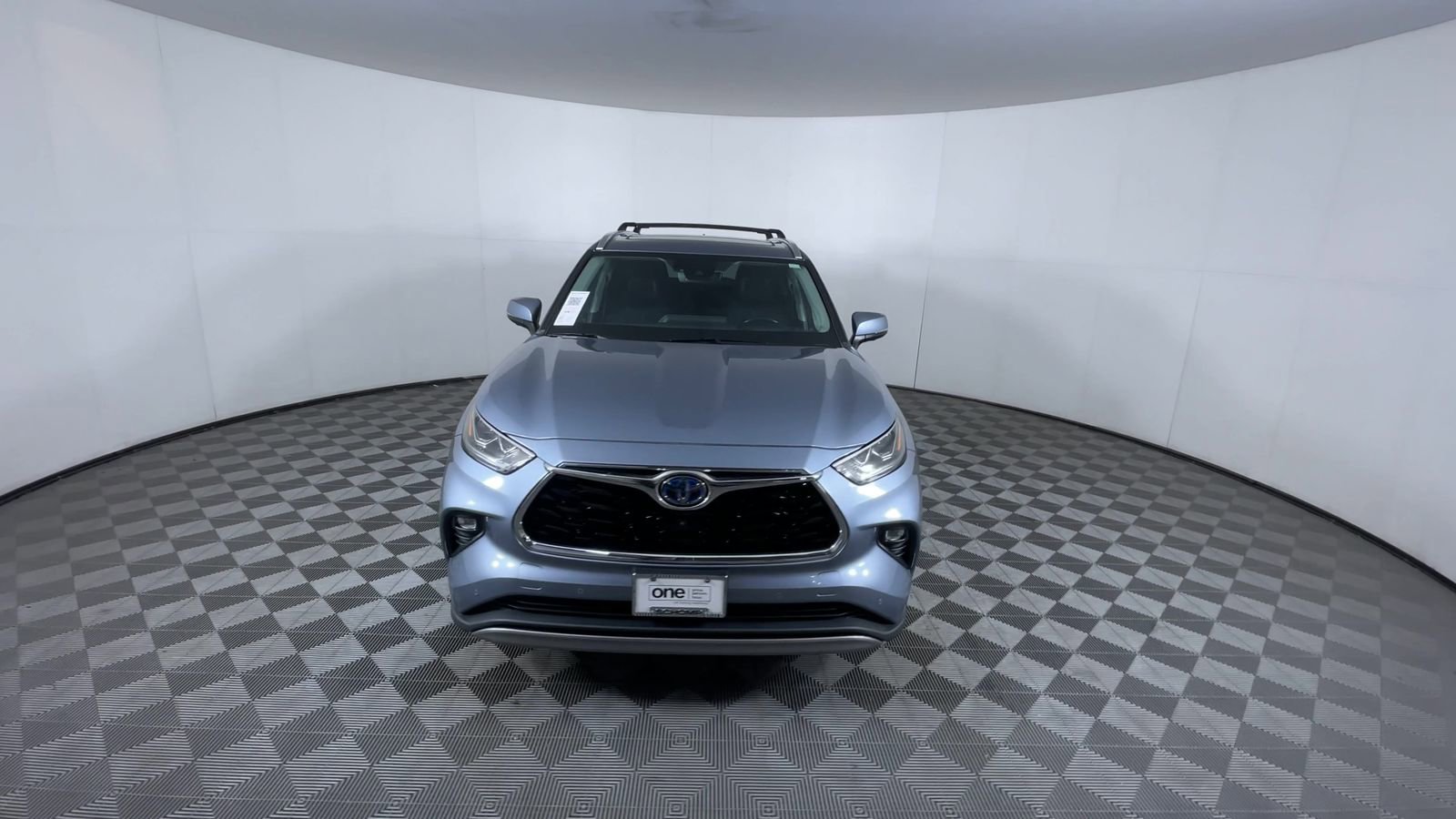 Used 2022 Toyota Highlander Platinum image 3