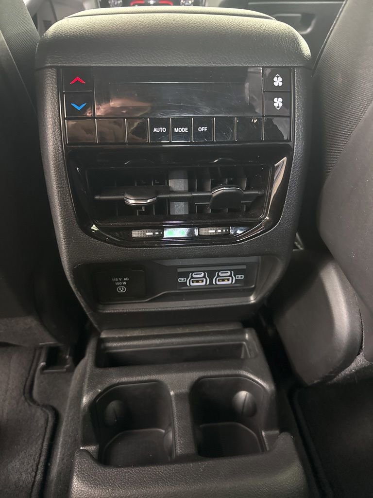Used 2024 Jeep Grand Cherokee L Laredo AWD/4WD image 27