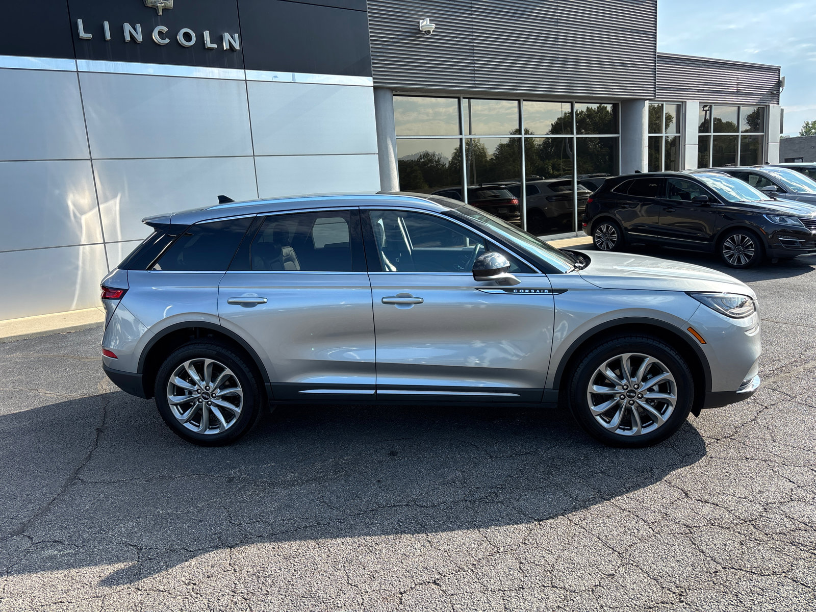 Certified 2022 Lincoln Corsair AWD w/ Premium Package image 8