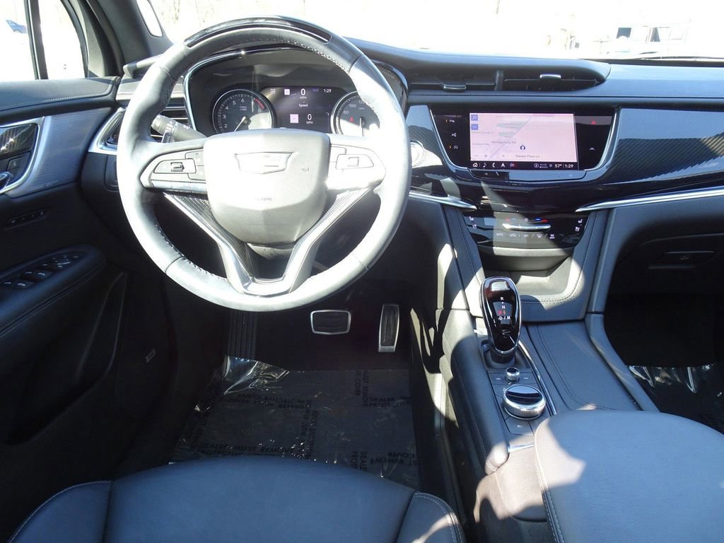 Certified 2024 Cadillac XT6 Sport w/ Technology Package image 12