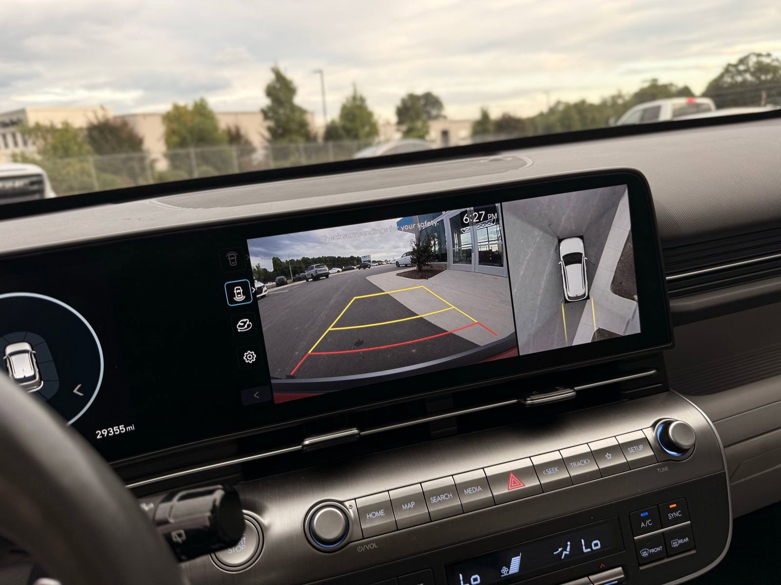 Used 2024 Hyundai Kona Limited image 32