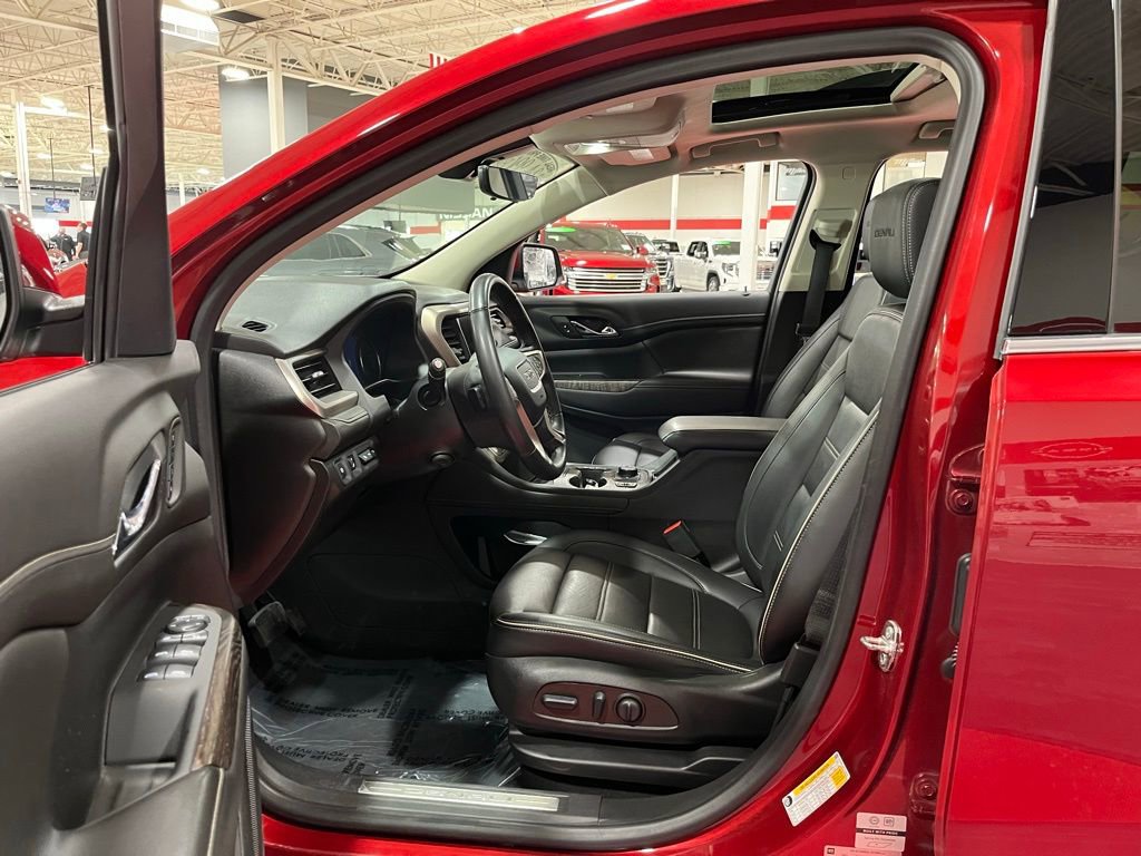 Used 2023 GMC Acadia Denali w/ Denali Ultimate Package image 11