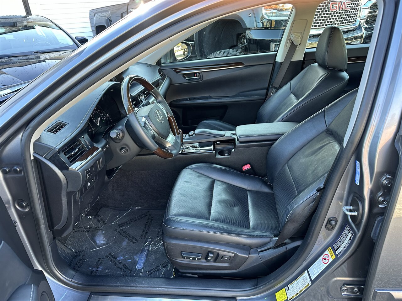 Used 2013 Lexus ES 350 w/ Luxury Pkg FWD image 39