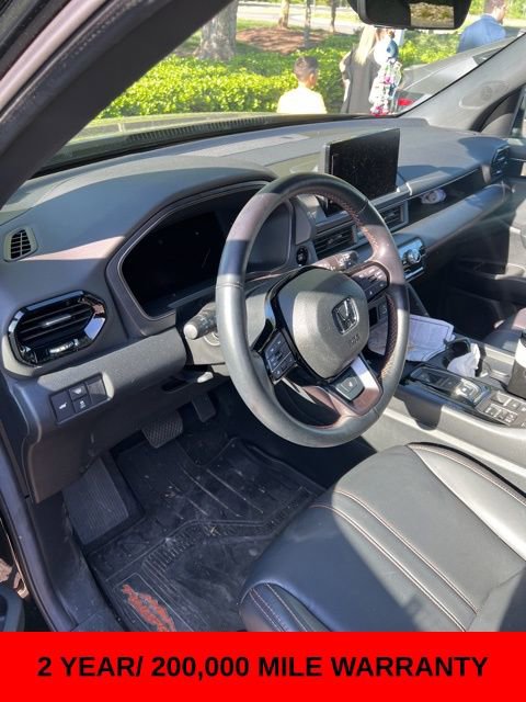 Used 2025 Honda Pilot TrailSport image 8