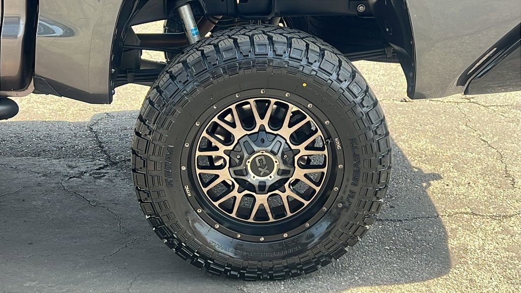Used 2019 Toyota Tundra SR5 AWD/4WD image 9