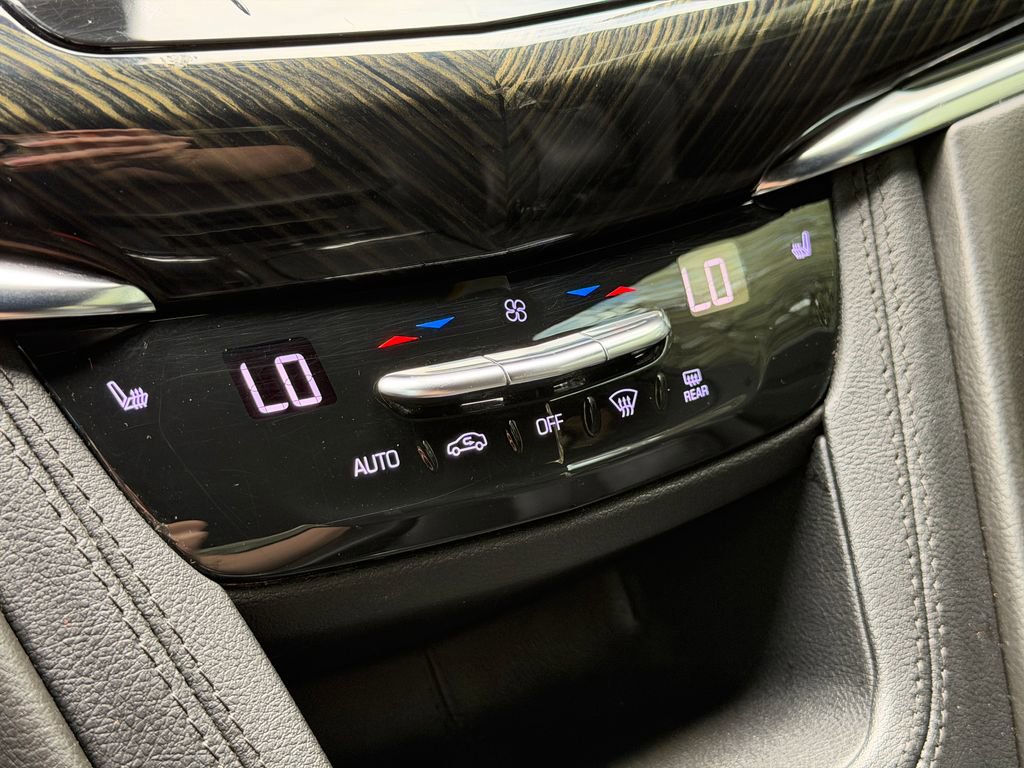 Used 2020 Cadillac XT6 Premium Luxury image 23