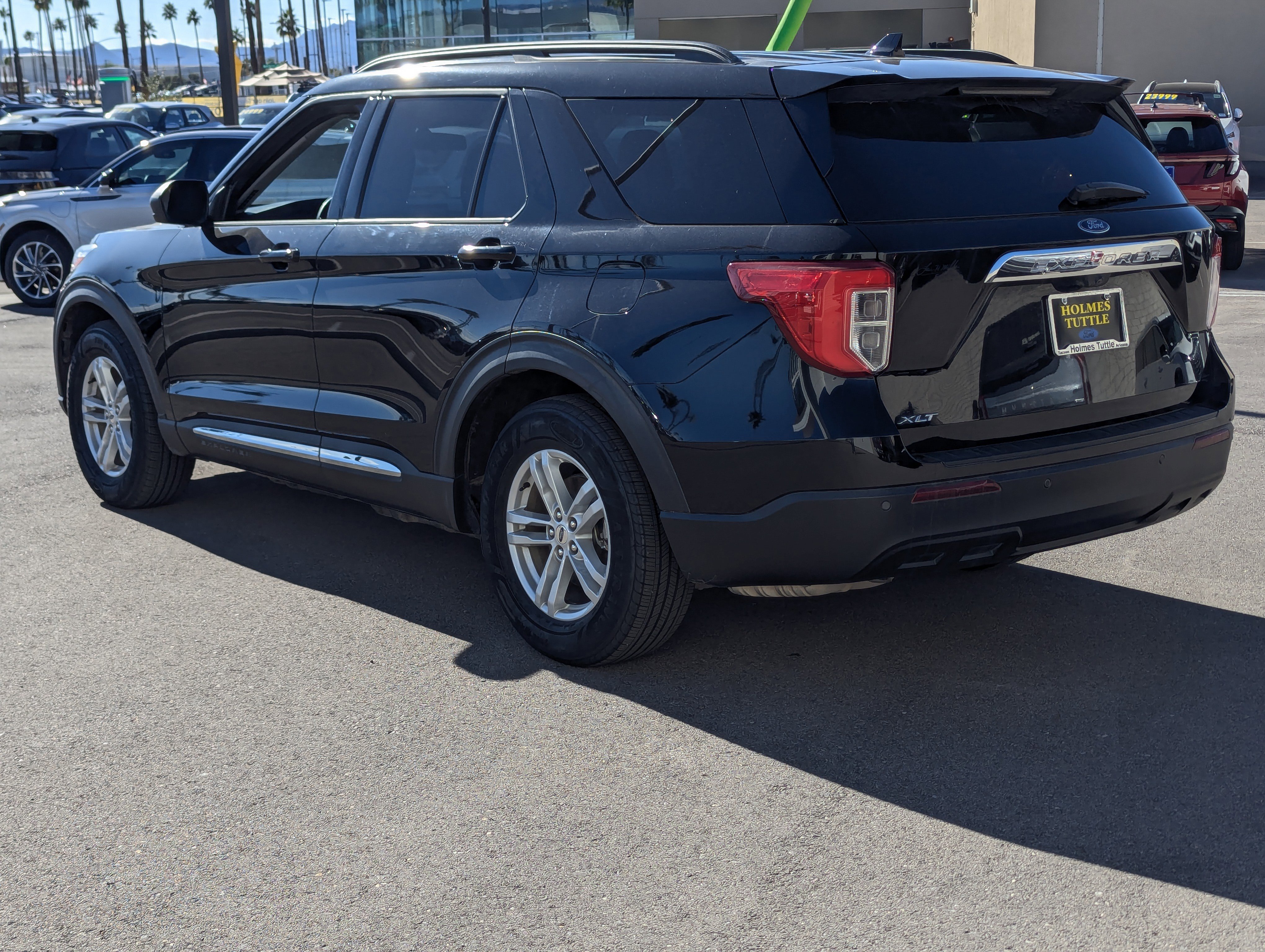 Used 2020 Ford Explorer XLT image 4