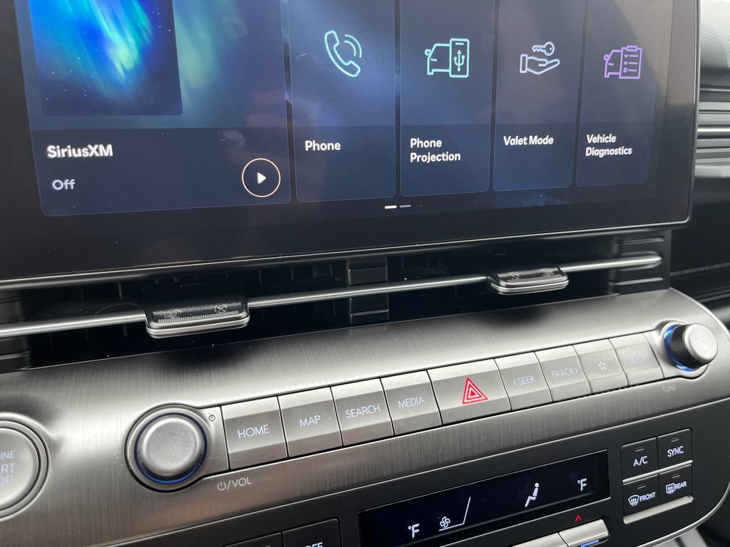 Used 2025 Hyundai Kona SEL FWD image 20