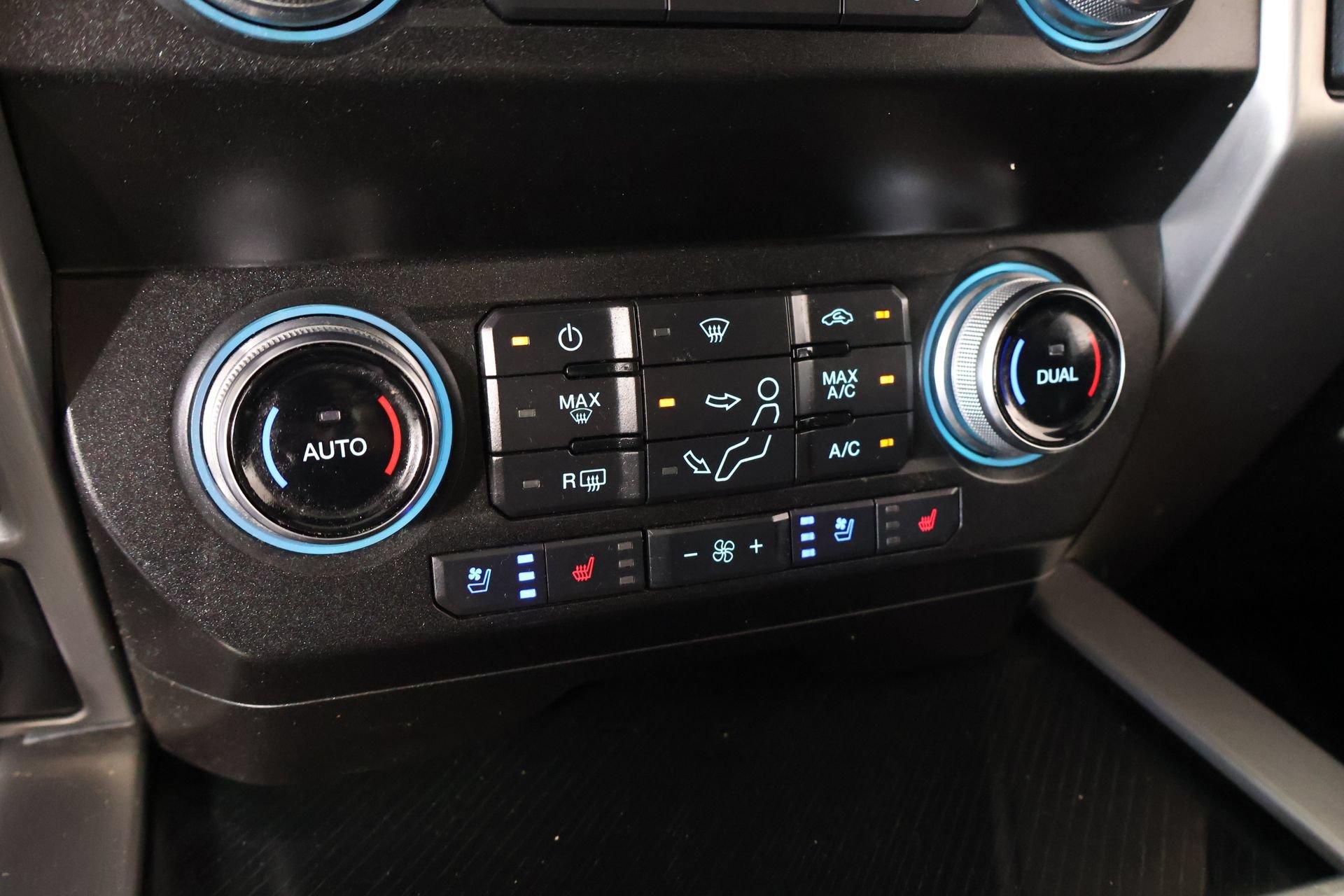 Used 2021 Ford F250 Platinum w/ Tremor Off-Road Package AWD/4WD image 8