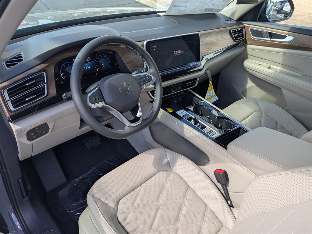 New 2026 Volkswagen Atlas SE image 2