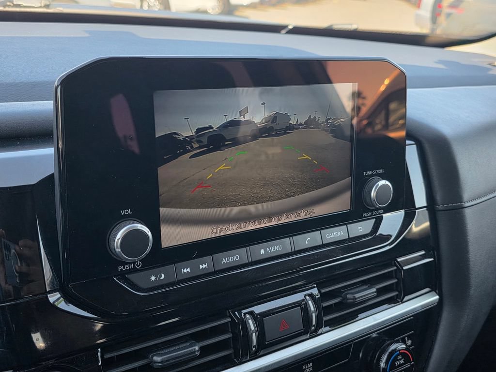 Used 2024 Nissan Pathfinder SV FWD image 26