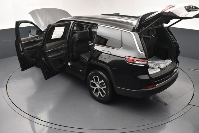 Used 2025 Jeep Grand Cherokee L Limited image 28