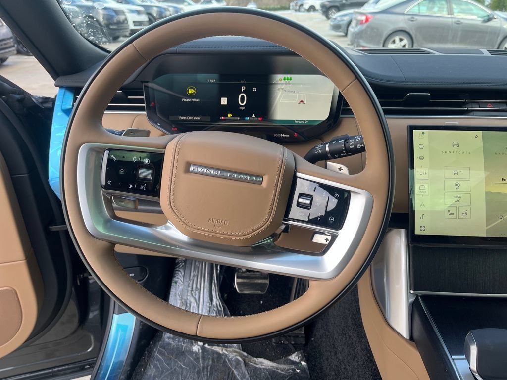 New 2026 Land Rover Range Rover Long Wheelbase SE AWD/4WD image 14
