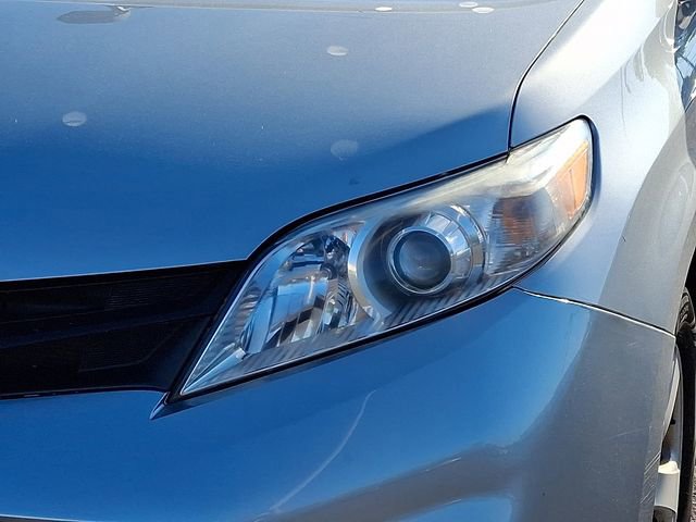 Used 2020 Toyota Sienna L FWD image 4