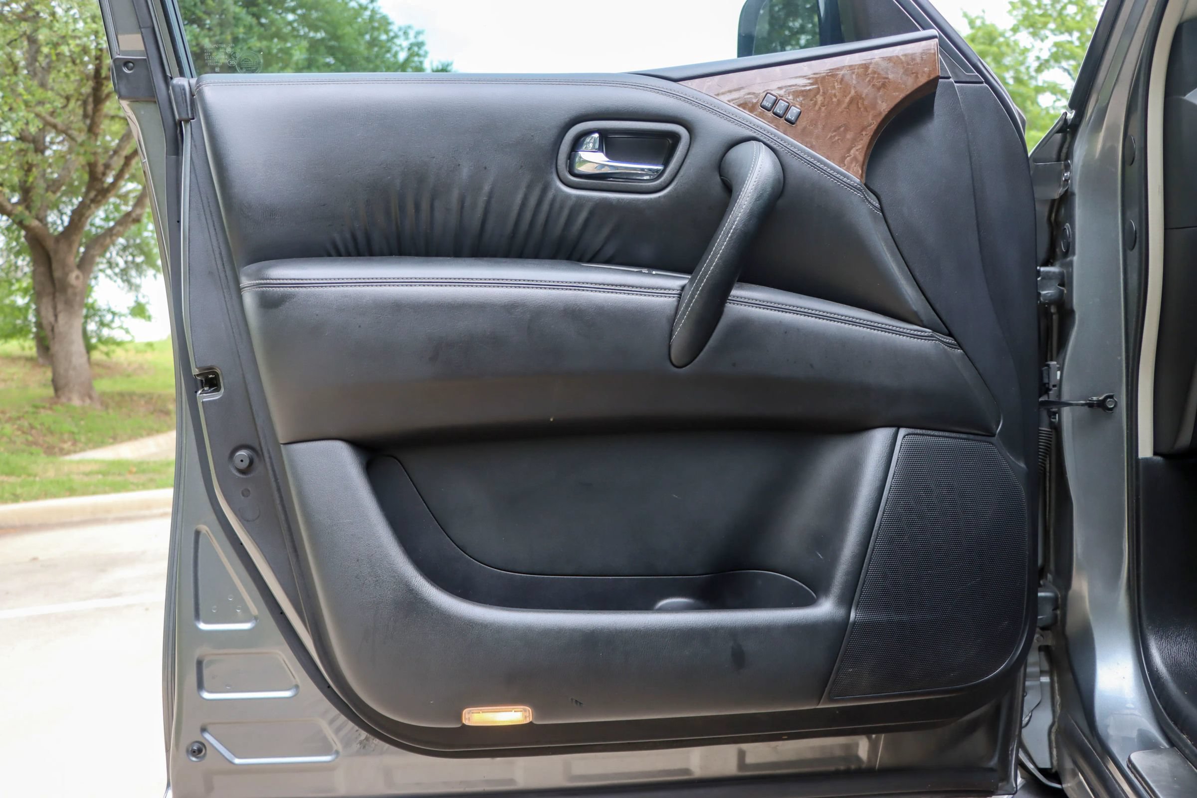 Used 2016 INFINITI QX80 2WD image 13