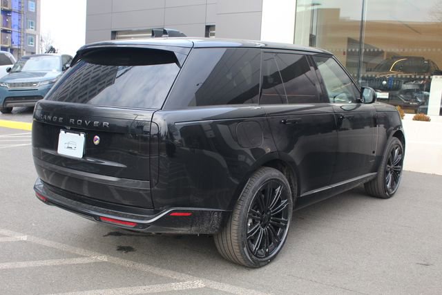 New 2026 Land Rover Range Rover SE image 2