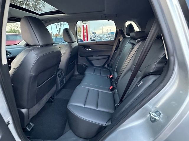 Certified 2022 Nissan Rogue SV w/ SV Premium Package AWD/4WD image 30