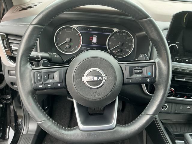 Used 2023 Nissan Rogue SL w/ SL Premium Package image 13