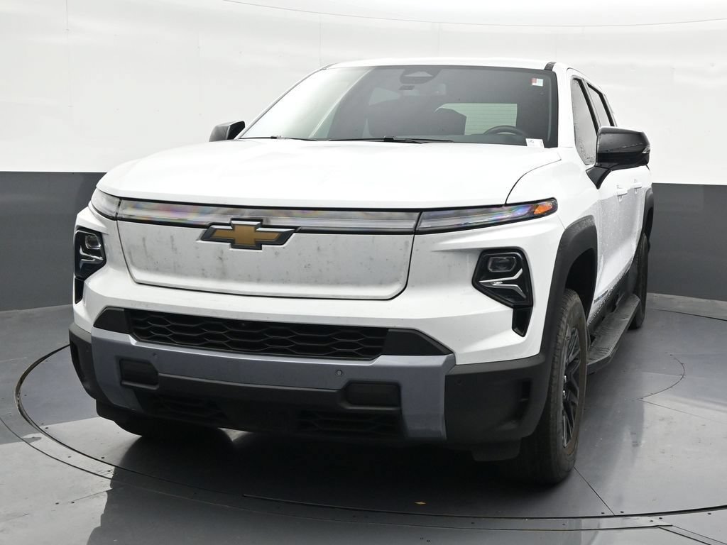 Used 2025 Chevrolet Silverado EV LT AWD/4WD image 9