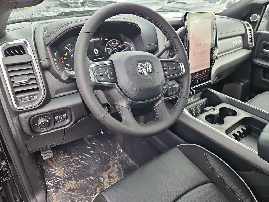 New 2026 RAM 2500 Laramie AWD/4WD image 13