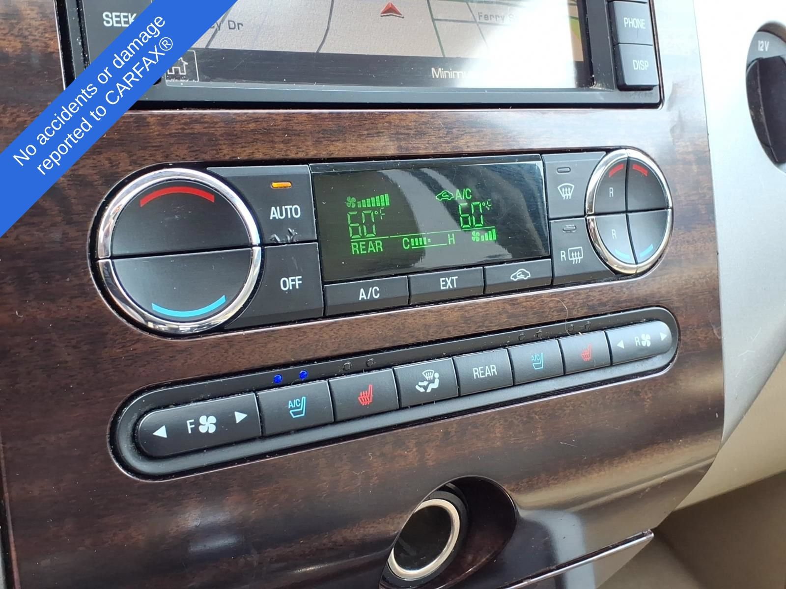 Used 2014 Ford Expedition XLT w/ Equipment Group 202A AWD/4WD image 29