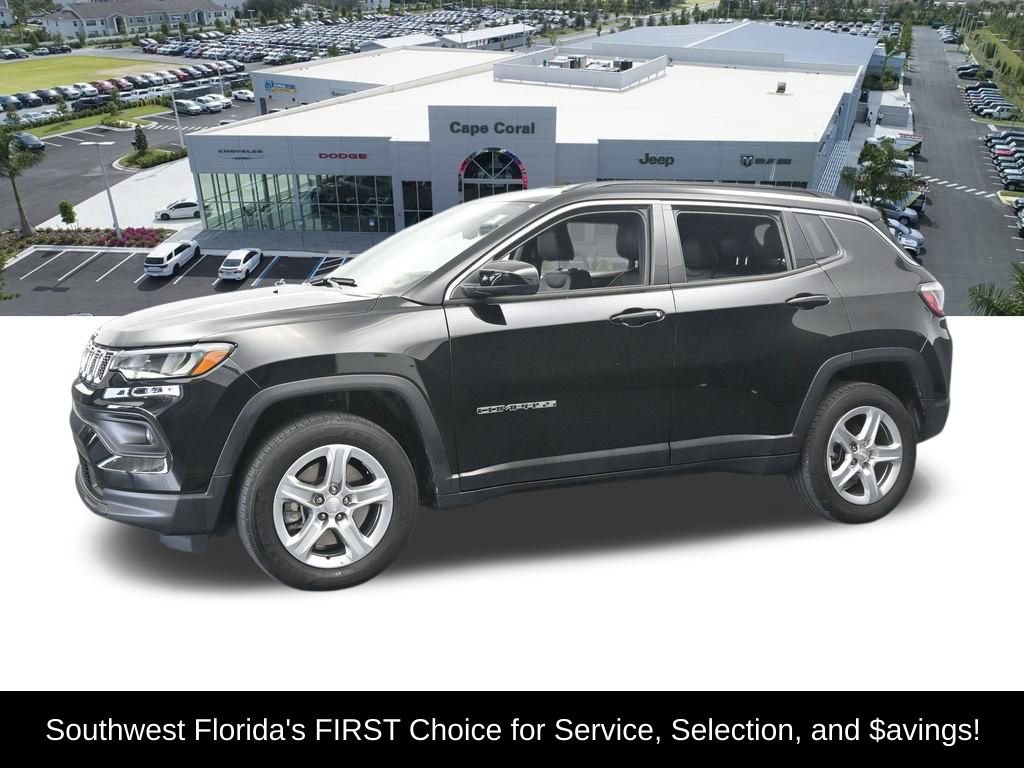 Used 2024 Jeep Compass Latitude image 2