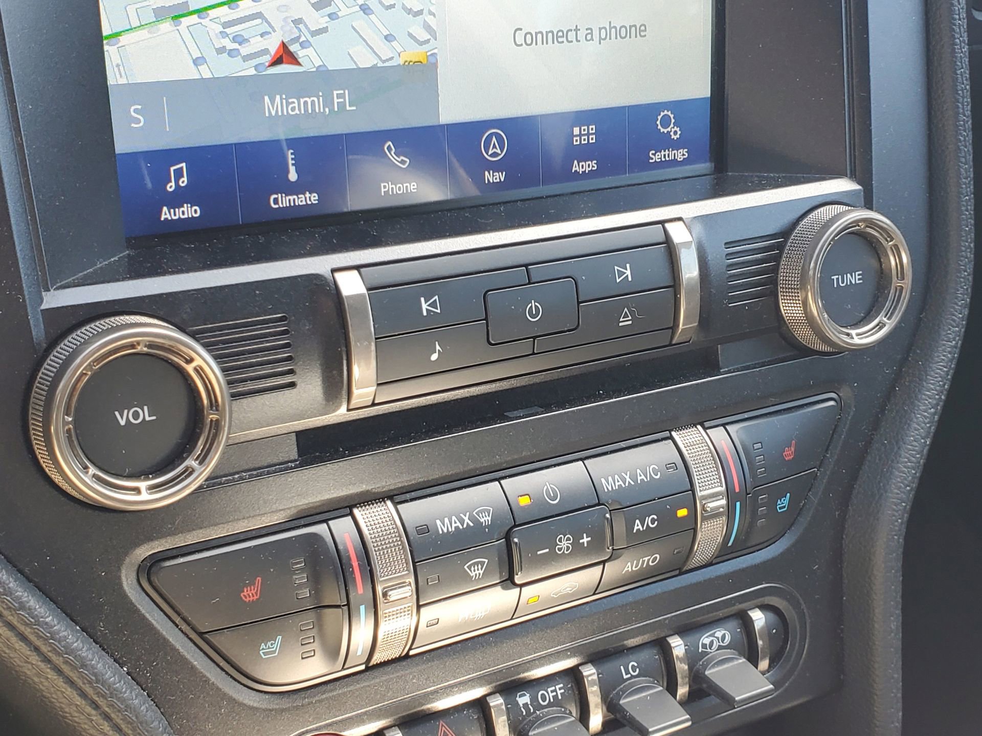 Used 2019 Ford Mustang Shelby GT350 w/ Technology Package RWD image 24