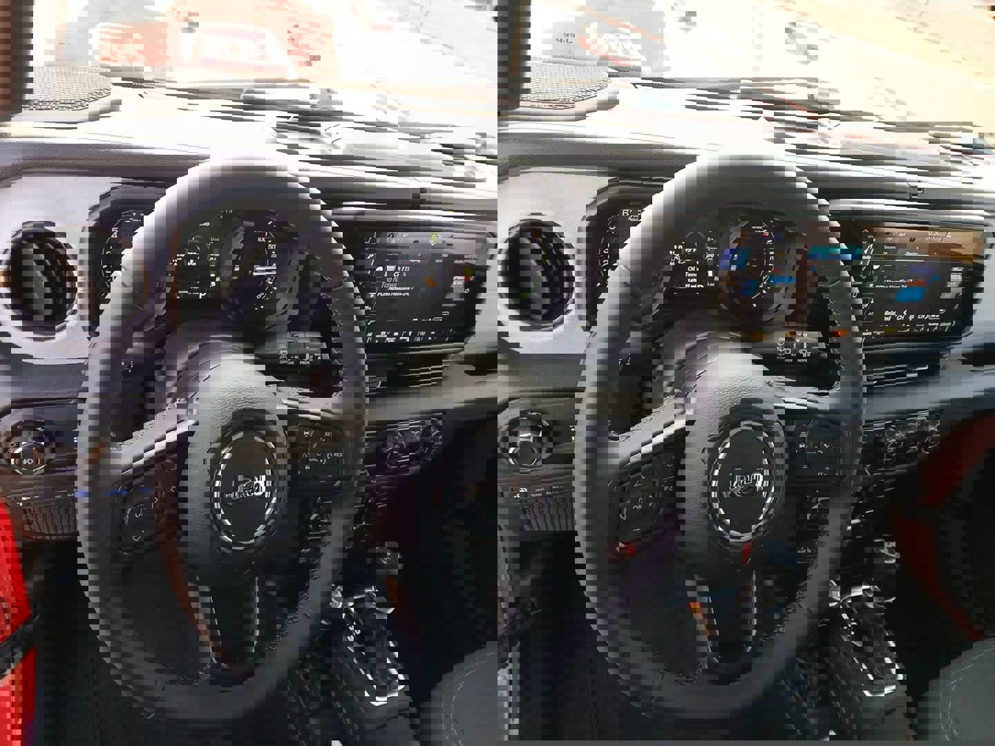 Used 2025 Jeep Wrangler Willys image 31