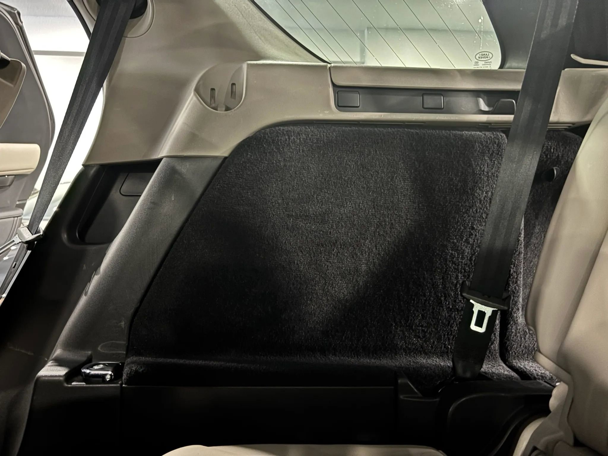 Used 2017 Land Rover Discovery SE AWD/4WD image 44