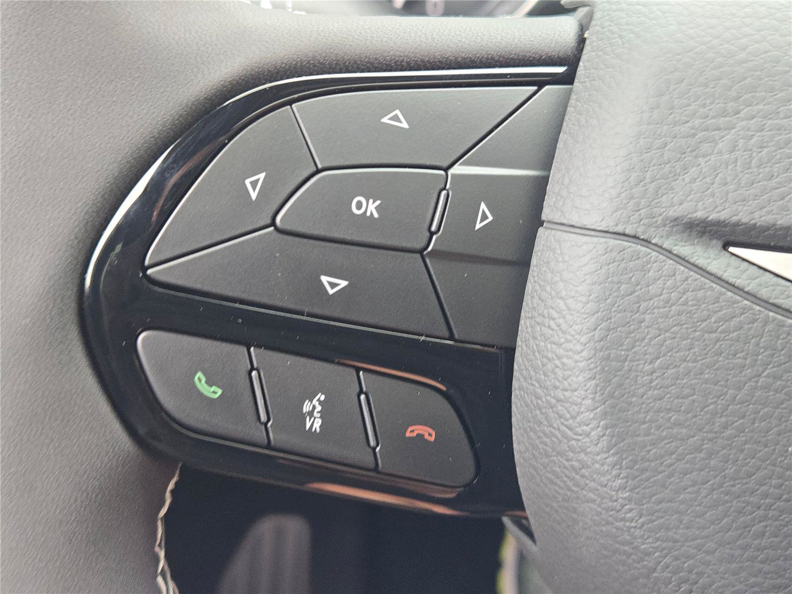 New 2027 Chrysler Pacifica Limited AWD/4WD image 35