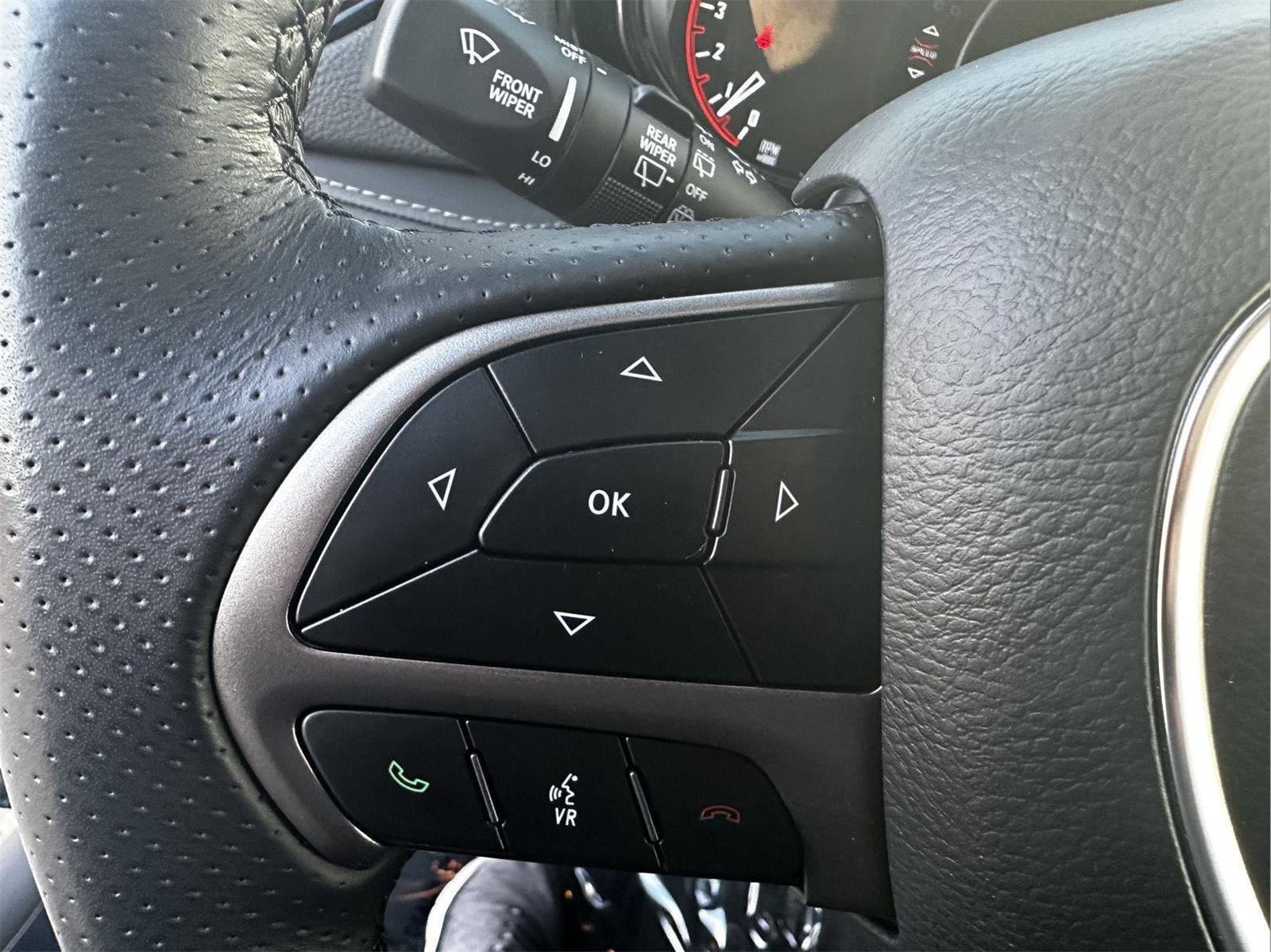 Used 2024 Dodge Durango SXT w/ SXT Blacktop Group image 17