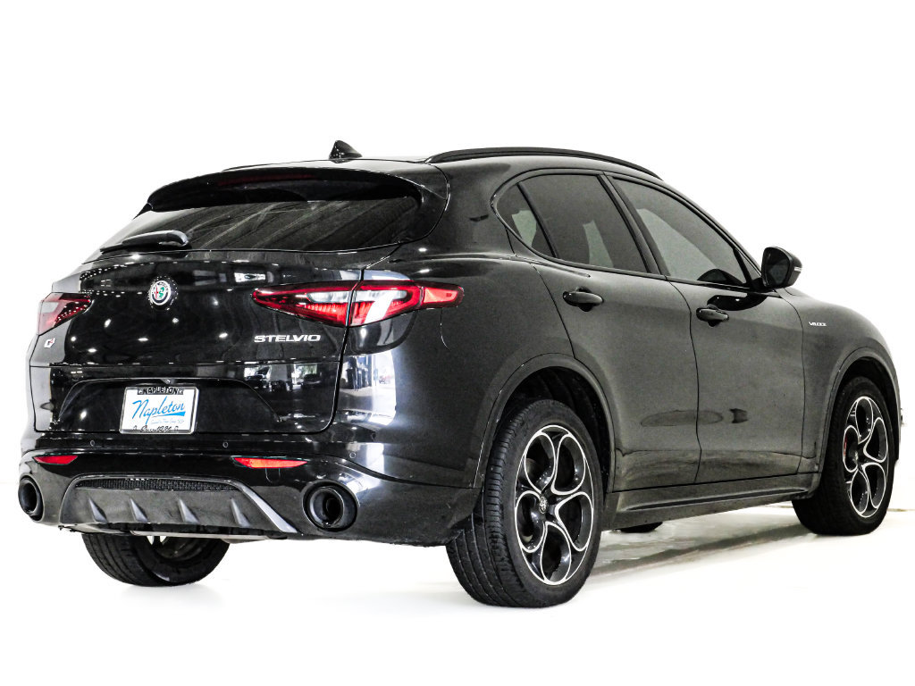 Used 2023 Alfa Romeo Stelvio Veloce AWD/4WD image 7