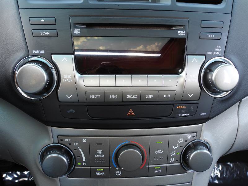 Used 2012 Toyota Highlander SE w/ Tow Pkg FWD image 47