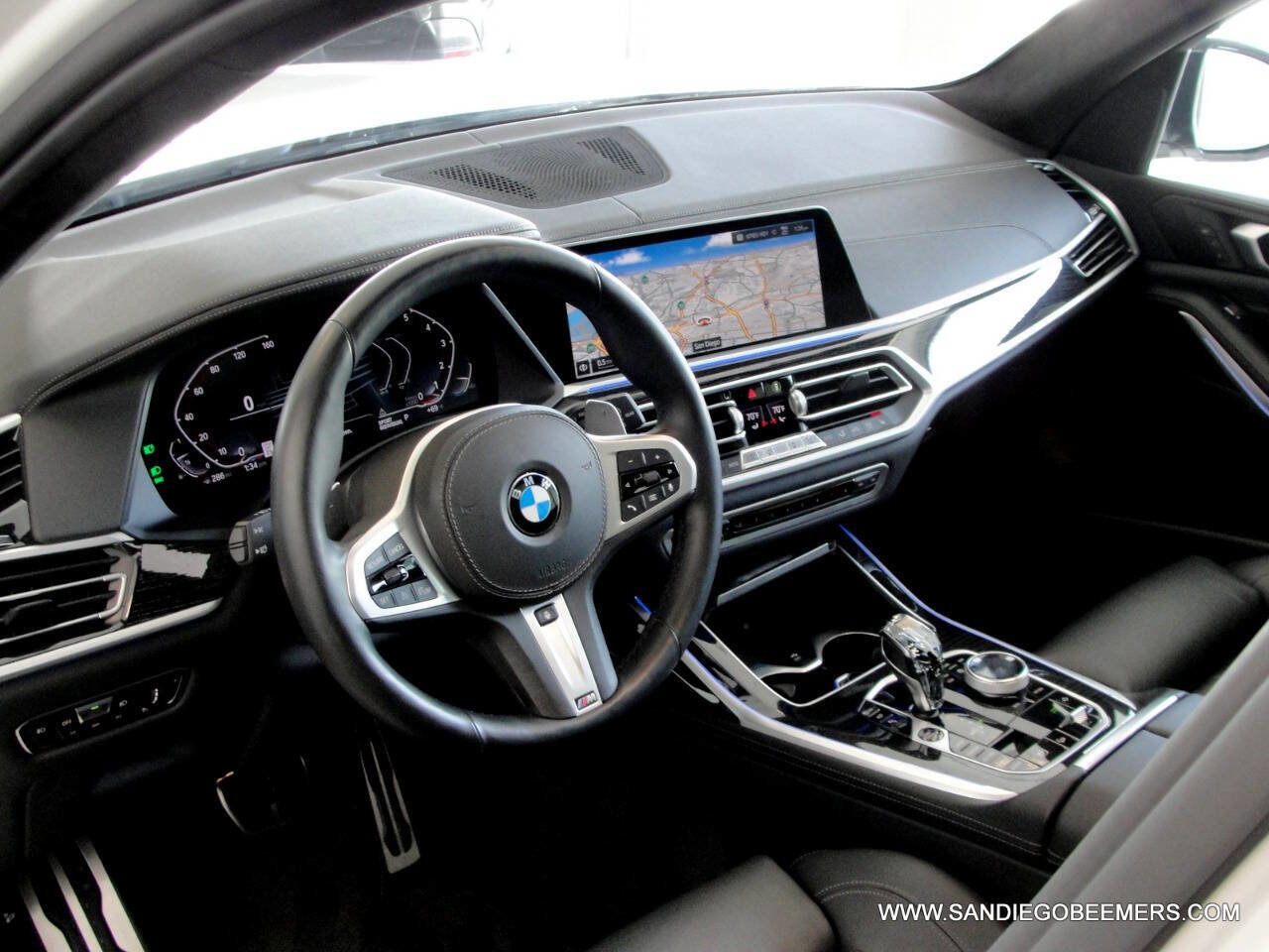 Used 2022 BMW X7 xDrive40i w/ M Sport Package image 23