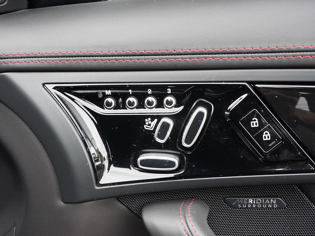 Used 2023 Jaguar F-TYPE R AWD/4WD image 34