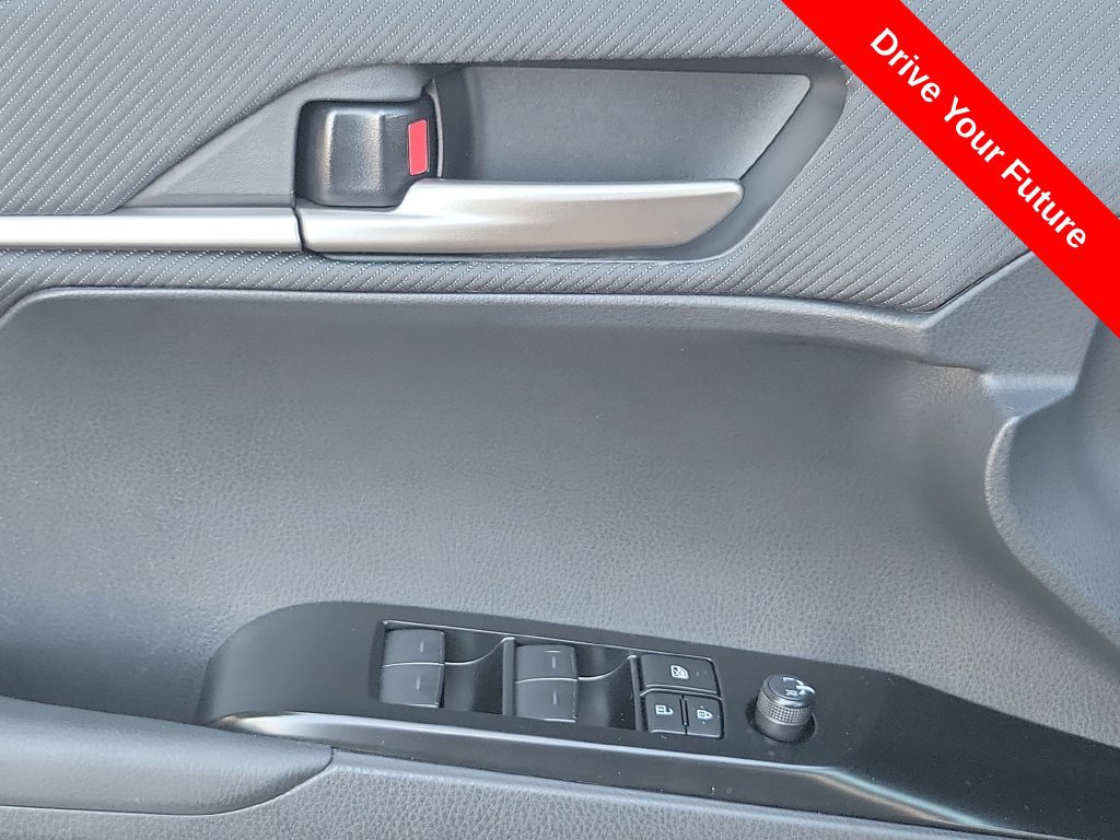 Used 2025 Toyota Camry SE w/ Convenience Package FWD image 17