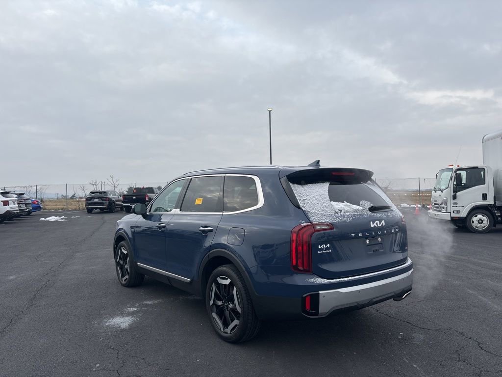 Used 2023 Kia Telluride S w/ S Sunroof Package image 5