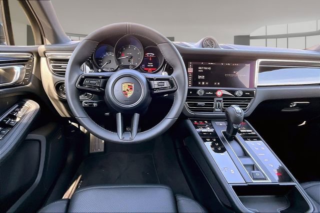 Used 2026 Porsche Macan AWD/4WD image 8