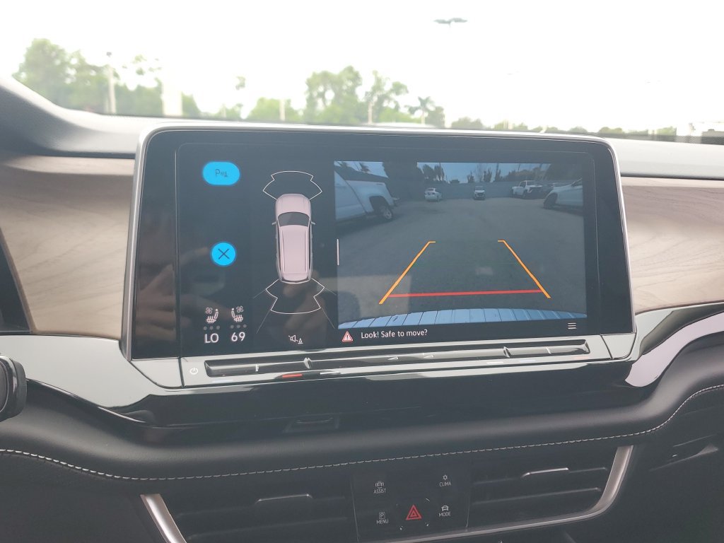Certified 2024 Volkswagen Atlas SE FWD image 27