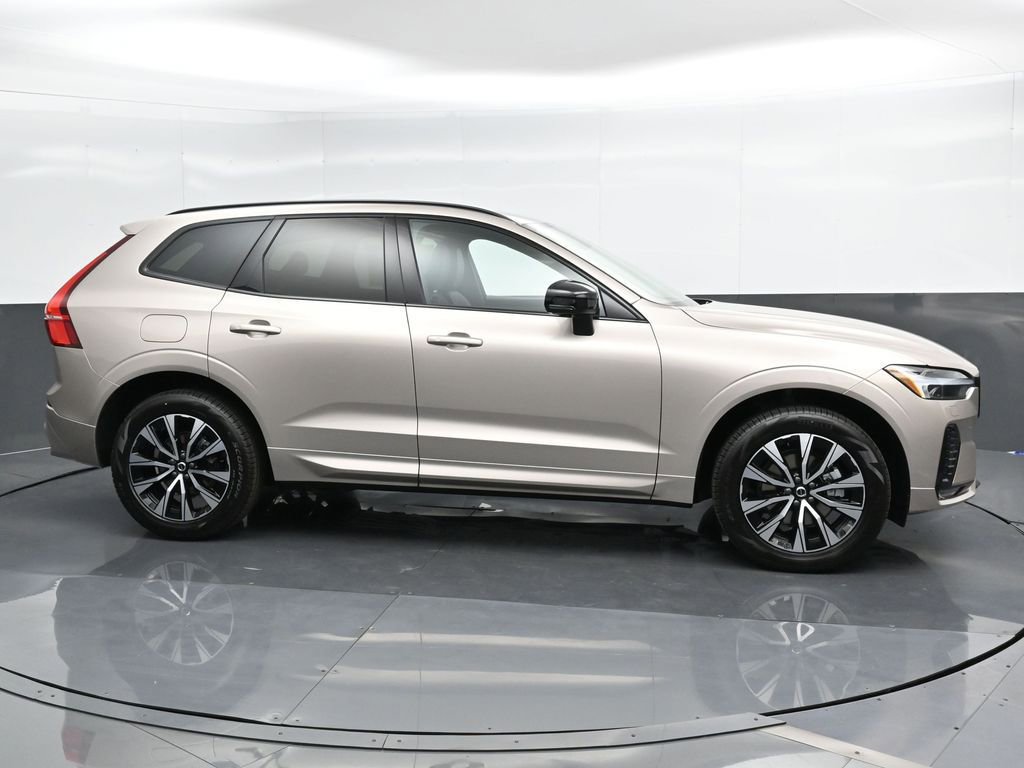 New 2025 Volvo XC60 B5 Core w/ Protection Package Premier image 3