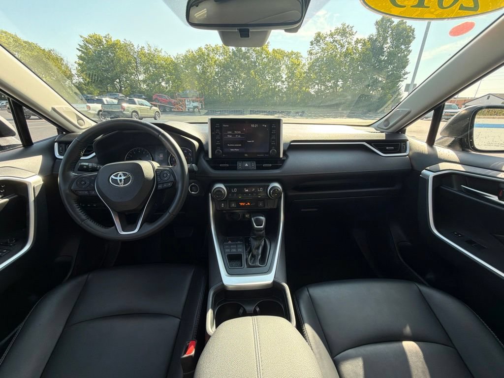 Used 2019 Toyota RAV4 XLE Premium w/ Cold Weather Package AWD/4WD image 12