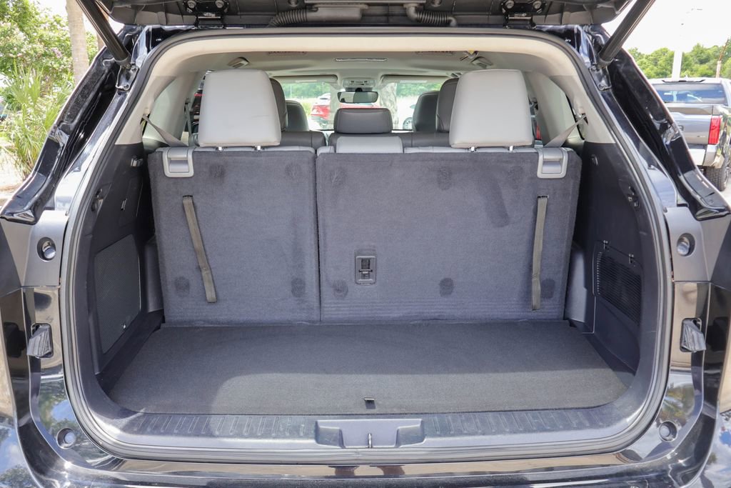 Used 2023 Toyota Highlander Limited FWD image 29
