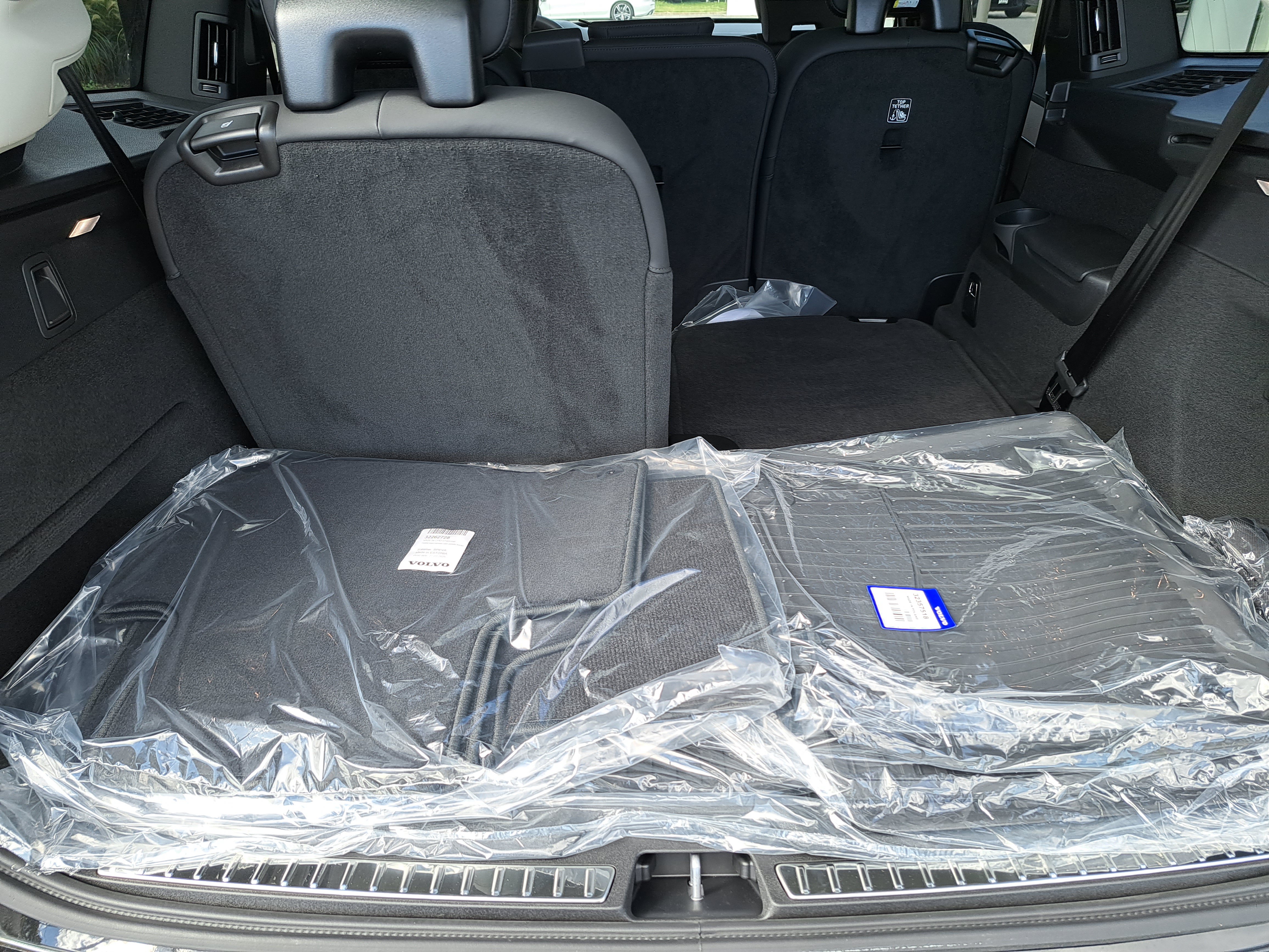 New 2025 Volvo XC90 T8 Plus w/ Protection Package Premier AWD/4WD image 8