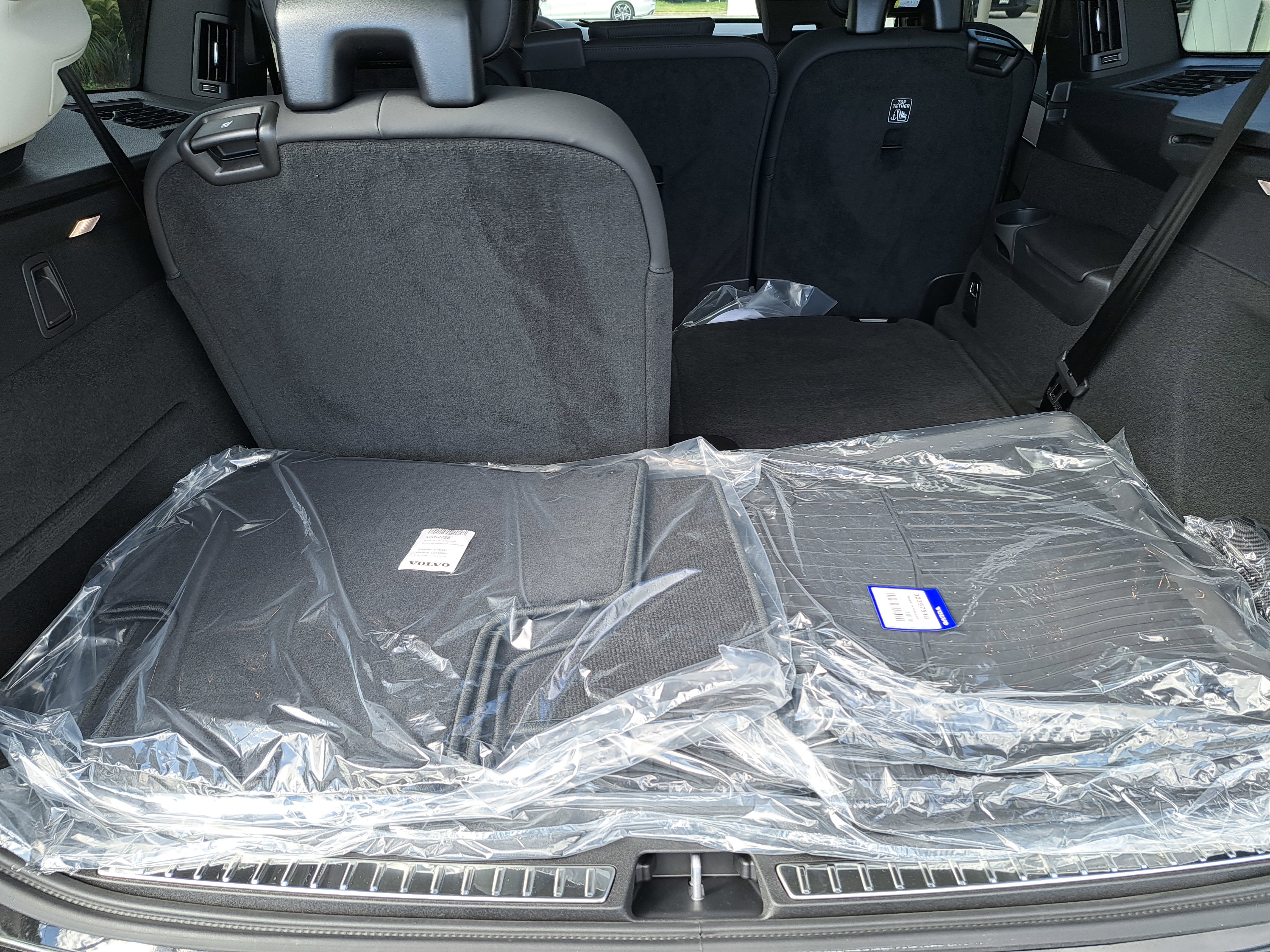 New 2025 Volvo XC90 T8 Plus w/ Protection Package Premier AWD/4WD image 8