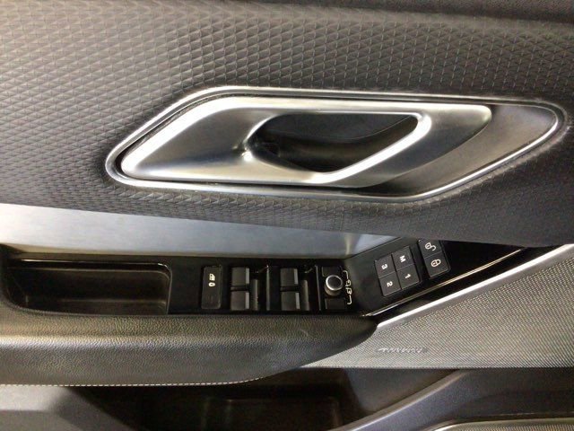 Used 2019 Land Rover Range Rover Velar R-Dynamic SE image 19